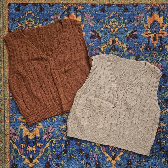 🌈 NWOT Set of Two V Neck Cable Knit Sweater Vest Khali Rust Cropped - Picture 1 of 6
